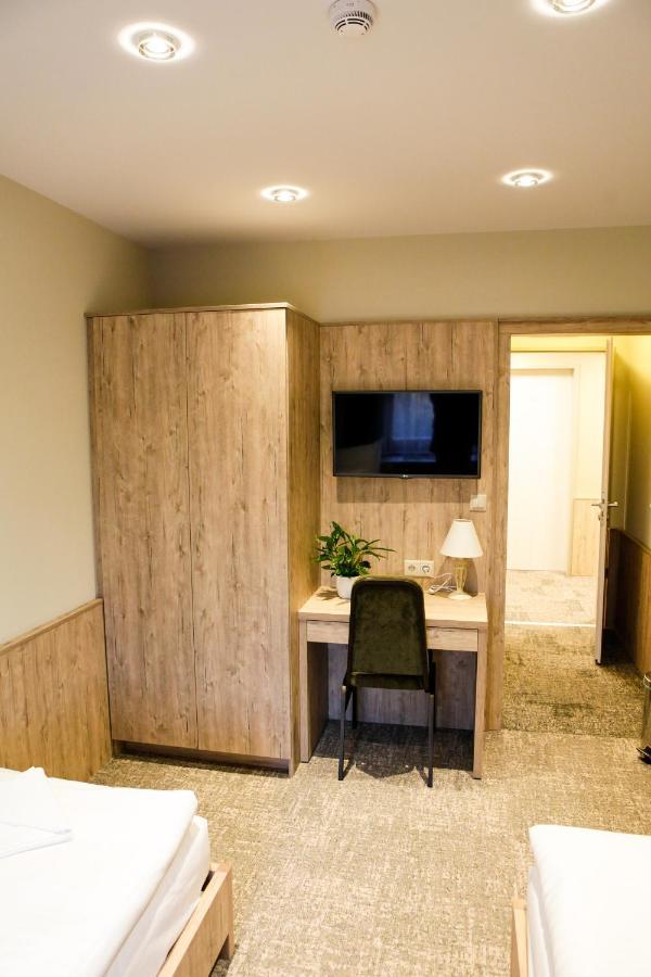 Vásárosnamény Hunor Hotel Es Etterem מראה חיצוני תמונה