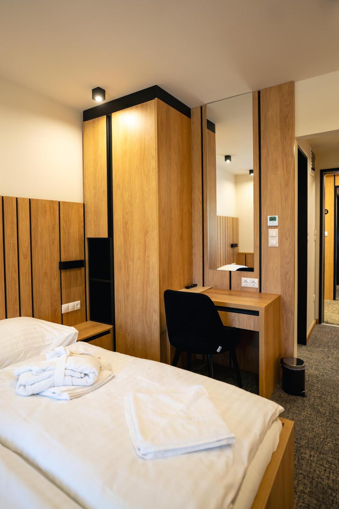 Vásárosnamény Hunor Hotel Es Etterem מראה חיצוני תמונה