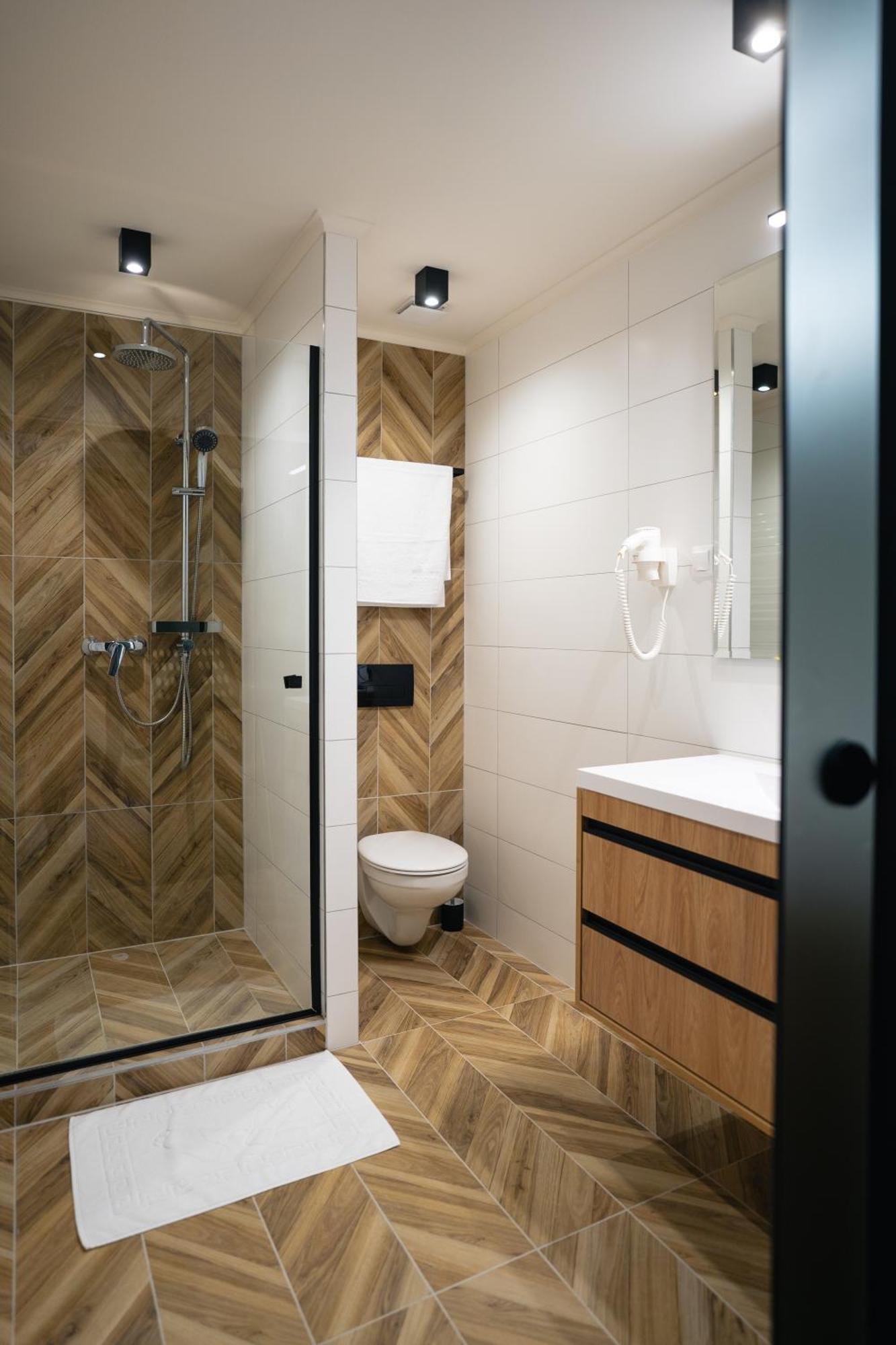 Vásárosnamény Hunor Hotel Es Etterem מראה חיצוני תמונה