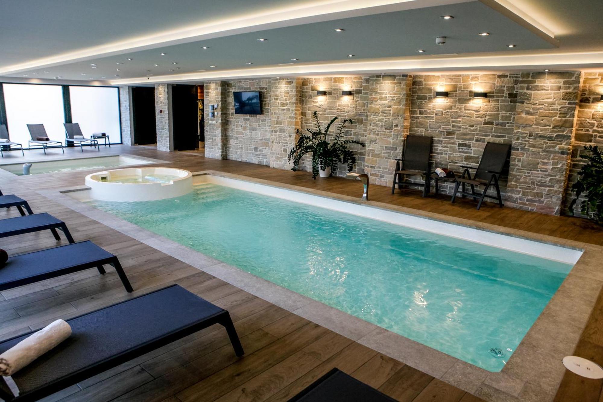 Vásárosnamény Hunor Hotel Es Etterem מראה חיצוני תמונה